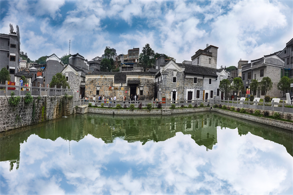 萧克故居 李金萍.jpg