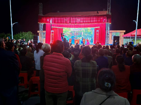 严塘镇：“花鼓”传情乐重阳