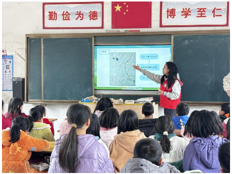 新邵“宝庆薪火实践赋能团”推动生态环保教育进校园