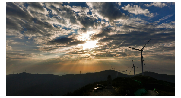 龙山初冬：一卷水墨 半山清寂