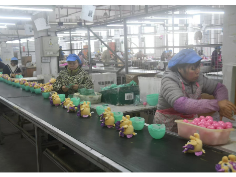 冲刺“全年红”! 外贸企业赶制订单忙