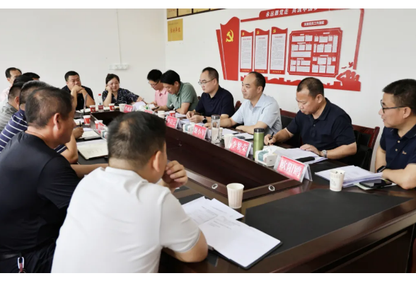 谢小军调研第二轮土地承包到期后再延长30年试点工作