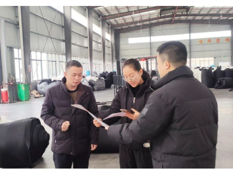 新邵积极应对低温雨雪天气 以动制“冻”保安全（二）