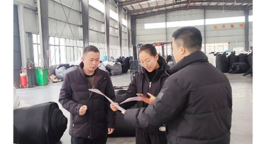 新邵积极应对低温雨雪天气 以动制“冻”保安全（二）