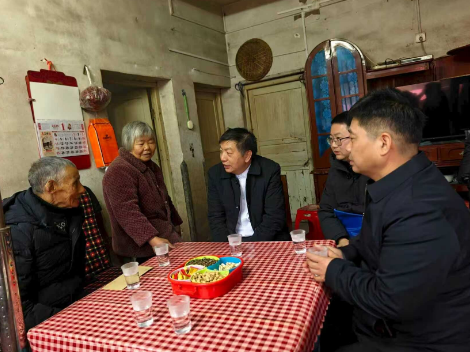 新邵：寒冬送暖传美德