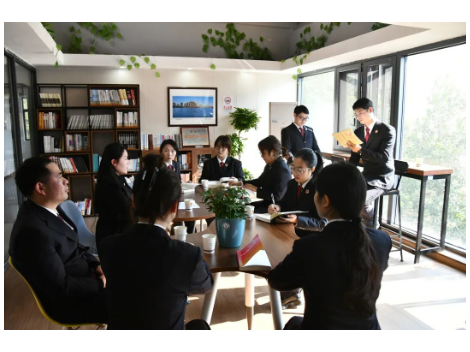 【四中全会精神在基层】阳光书吧润书香 法治沙龙话担当——“百人千场进万站”新邵县“零零传说”微宣讲走进县检察院读书沙龙