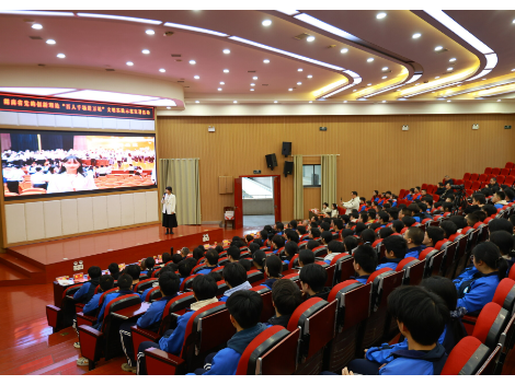 湖南省党的创新理论“百人千场进万站”文明实践示范宣讲活动（新邵县专场）暨“零零传说·青春有为”进校园活动举办