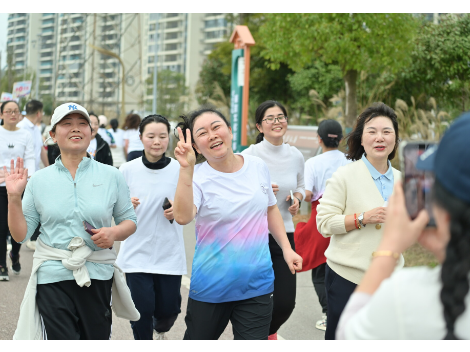 正大邵阳骨伤科医院举行庆“三八”妇女节职工聚跑活动