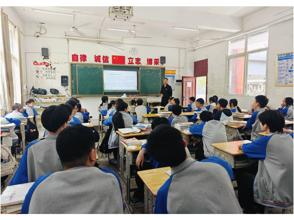 新邵民政“心理关爱进校园”走进新航中学