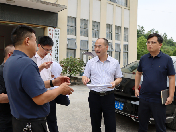 谢小军调研督导群众身边腐败和作风问题专项整治工作