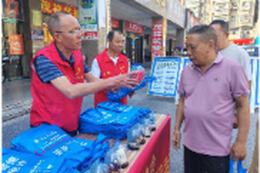 新邵：禁毒反电诈宣传进车站