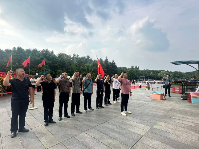 踏访韶山红土，感悟伟人初心