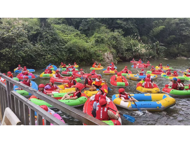 新邵：峡谷漂流尽享清凉一夏