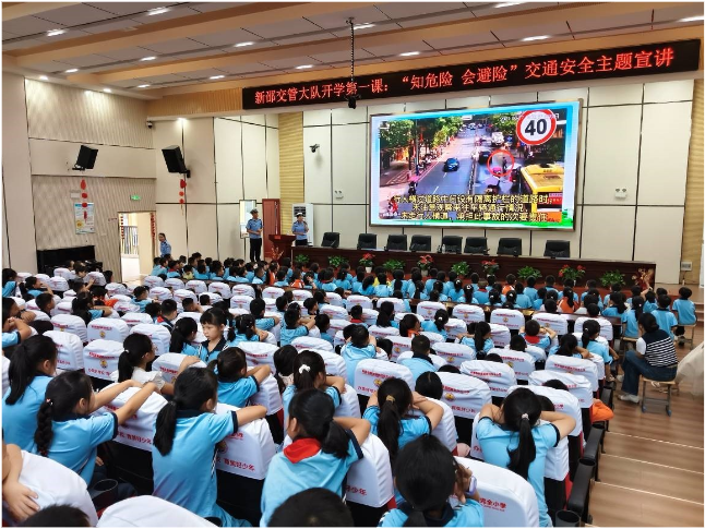 新邵交警：交通安全“开学第一课”筑牢校园交通安全防线