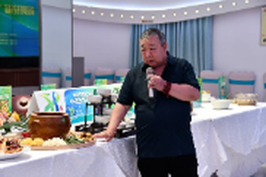 新邵县举行首届“龙山药膳”中式烹饪技能交流会