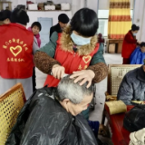党辉映银发 春雨润民心