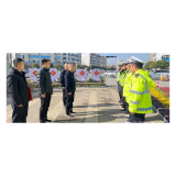 龚畅看望慰问一线公安干警、城管及环卫工人