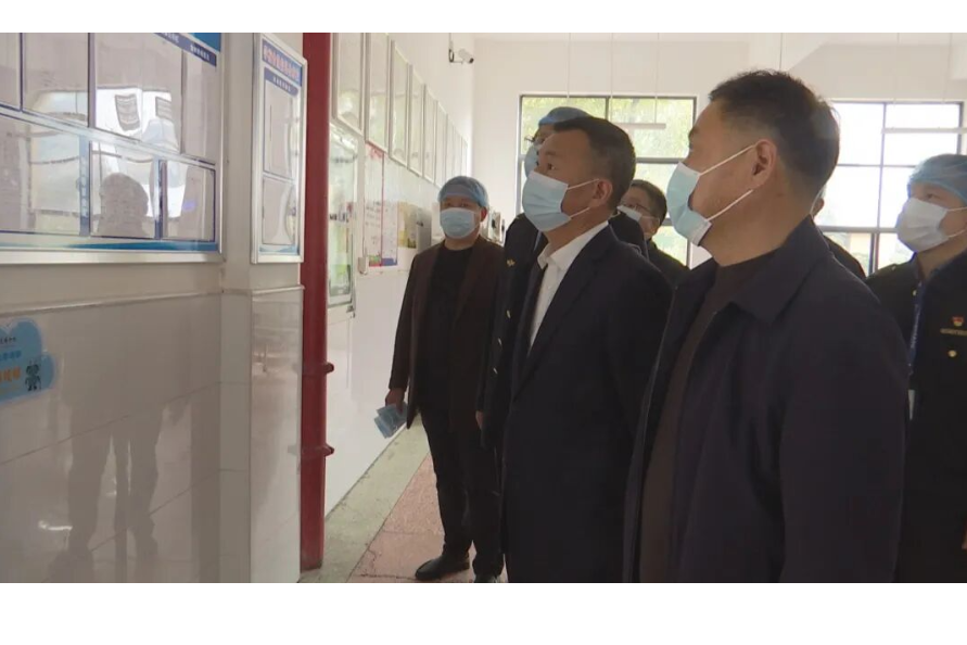 县领导督导春季校园食品安全工作