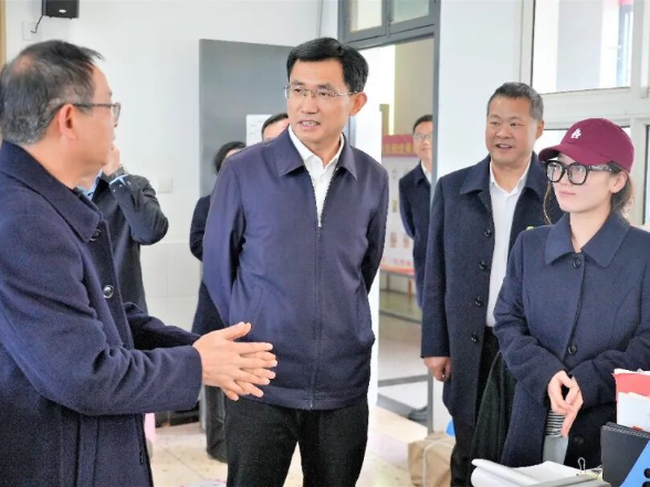 王启武调研高考备考工作