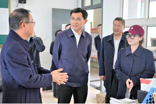 王启武调研高考备考工作