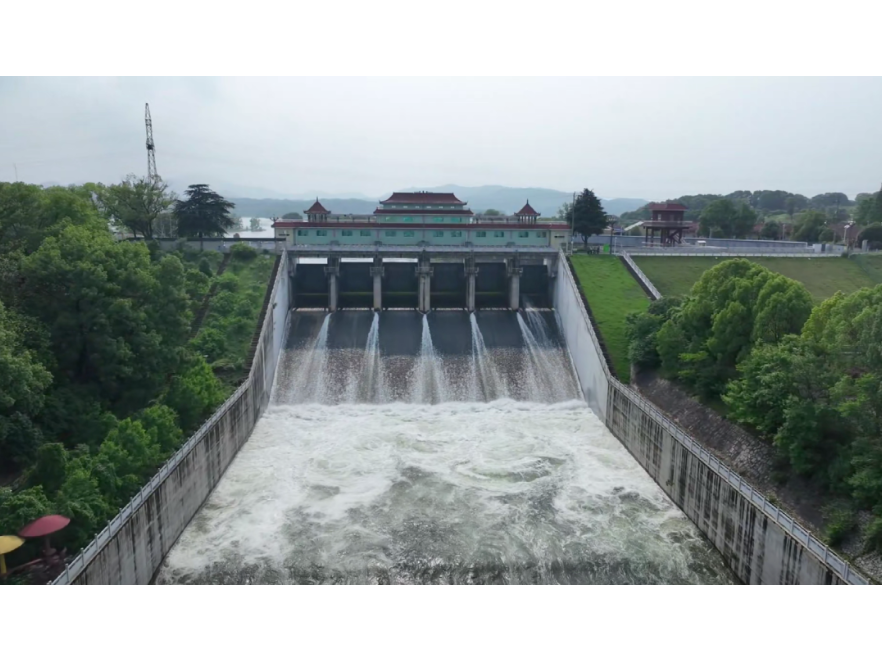 王家厂水库：及时腾库泄洪 全力筑牢强降雨防汛安全屏障