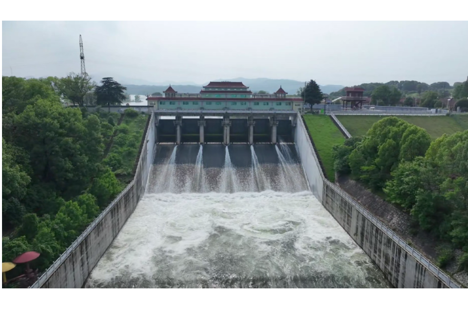 王家厂水库：及时腾库泄洪 全力筑牢强降雨防汛安全屏障