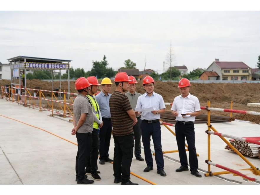 冷亮督导重点在建项目建设及安全生产工作
