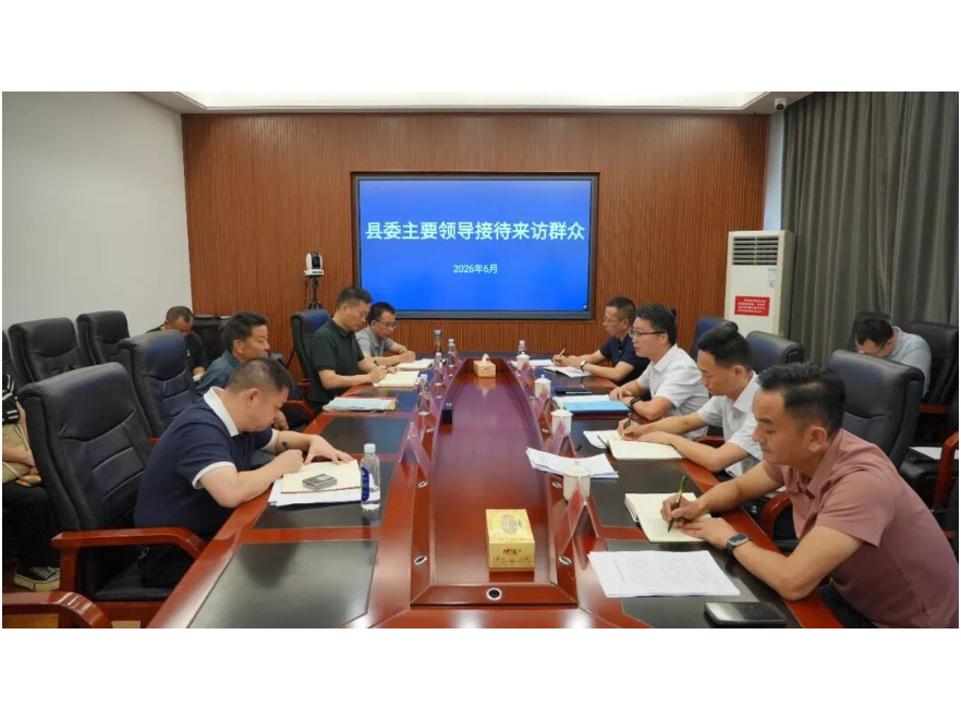 冷亮在县信访局坐班接访