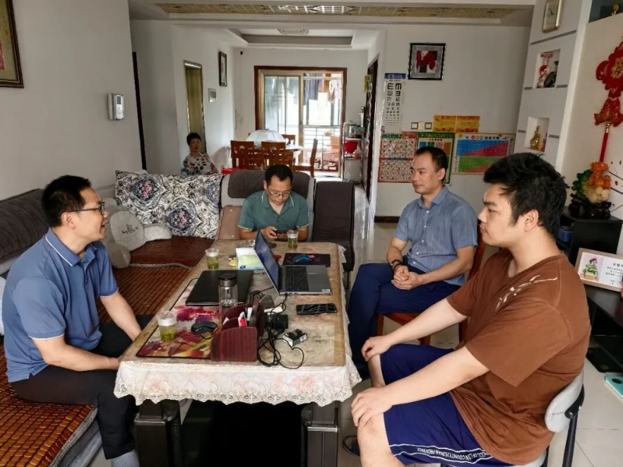 澧县一中高三年级党支部开展“暖心护航”毕业生走访活动
