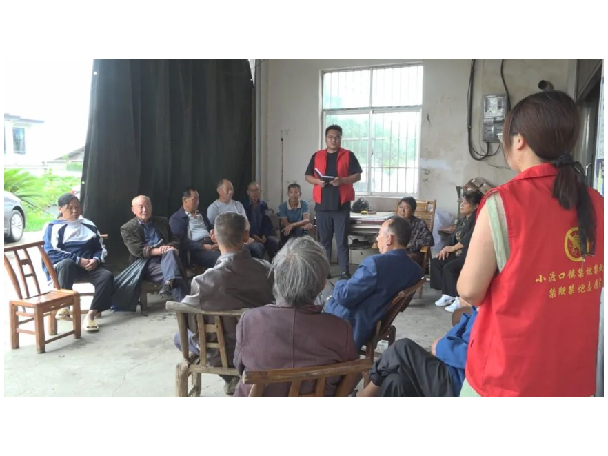 小渡口镇：屋场会话禁烧 筑牢秸秆禁烧防护网