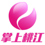 大树摇摇欲坠危及居民 县应急部门砍树排险 