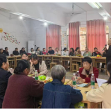致敬退休教师 桃江县灰山港镇完全小学举办重阳节活动