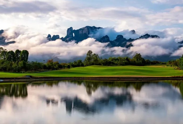 好评中国｜实业筑基，让强国建设的底座更坚实