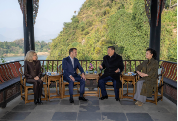 习言道｜在都江堰纵论天下，中法元首互动有深意