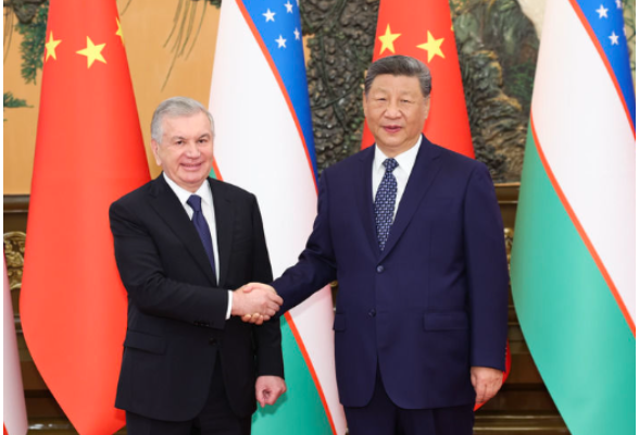 习近平会见乌兹别克斯坦总统米尔济约耶夫