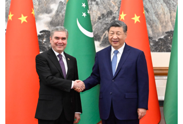 习近平会见土库曼斯坦民族领袖、人民委员会主席别尔德穆哈梅多夫