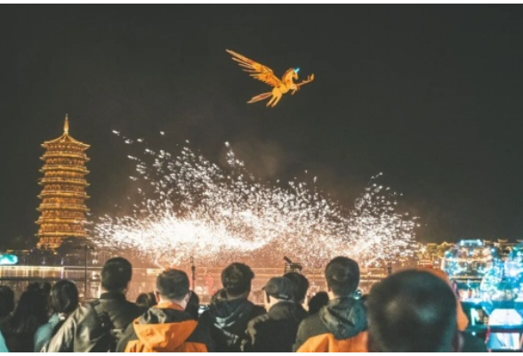 好评中国丨“五一”出行，激活假日经济“新动能”