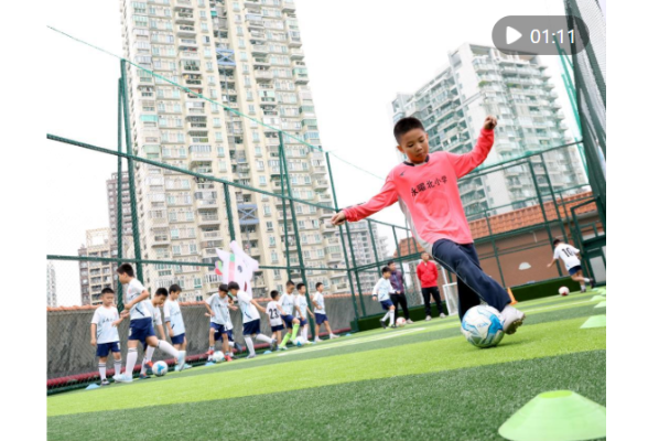 “紧紧抓住那些惠及面广、牵一发而动全身的工作”
