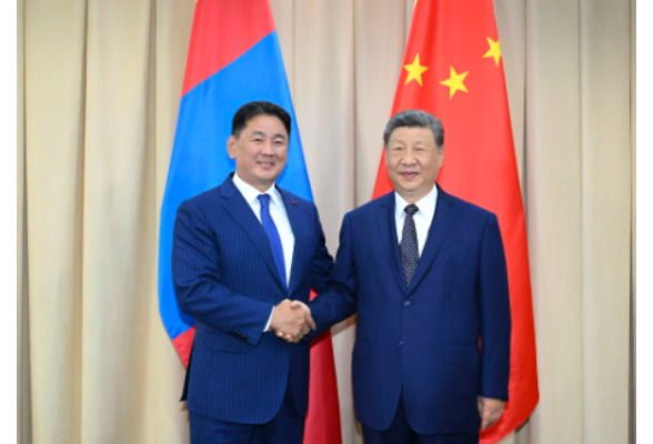 习近平会见蒙古国总统呼日勒苏赫