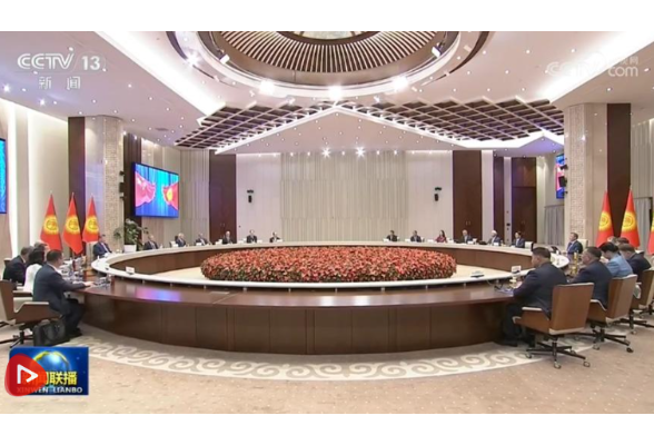 习近平同吉尔吉斯斯坦总统扎帕罗夫会谈