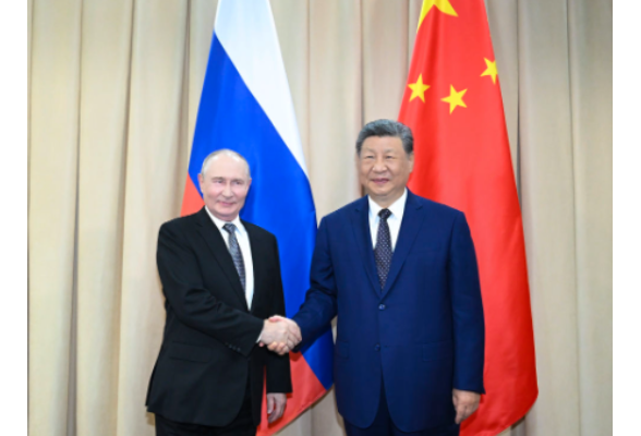 习近平会见俄罗斯总统普京