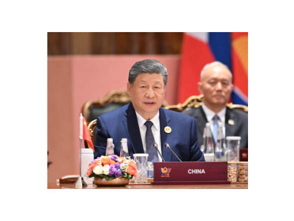 习近平出席金砖国家领导人第十八次会晤第二阶段会议并发表重要讲话