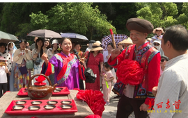 吉首：德夯苗寨人气火爆 民俗活动精彩纷呈
