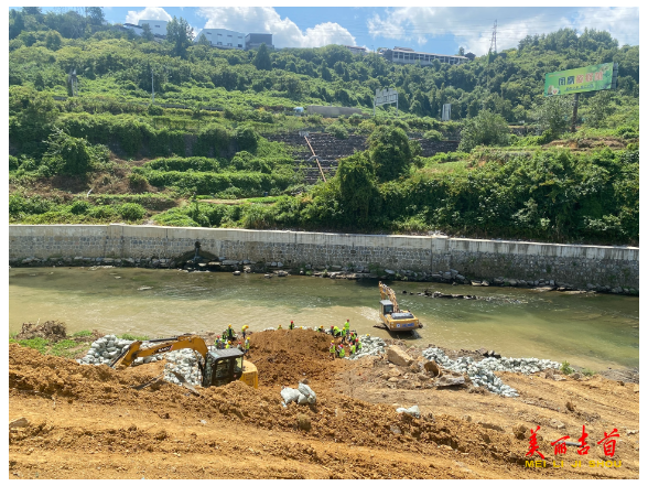 周立志调研城市草地建设项目及突出生态环境问题整改情况