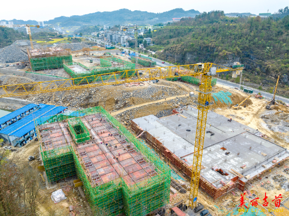 吉首市：加速推进民生教育工程建设