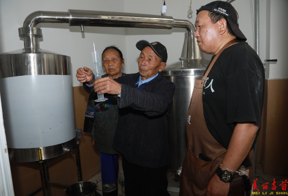 大兴寨水库移民安置区：新家开酒坊 日子更红火