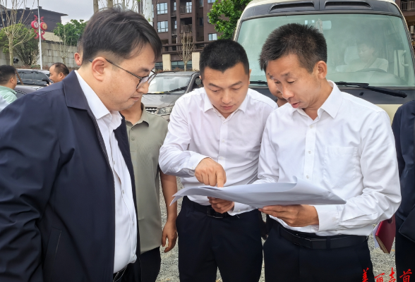 周立志调研人居及路域环境整治工作