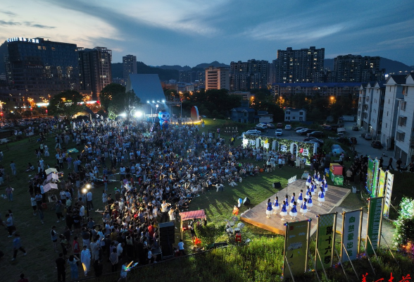 城市花园作舞台，吉首城市音乐日第十六季温情唱响