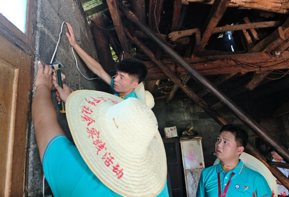 湘西职院学子暑期“三下乡” 农机水电服务进苗乡