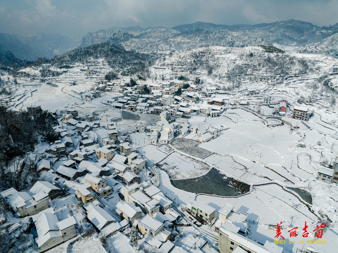 排兄村雪后风光